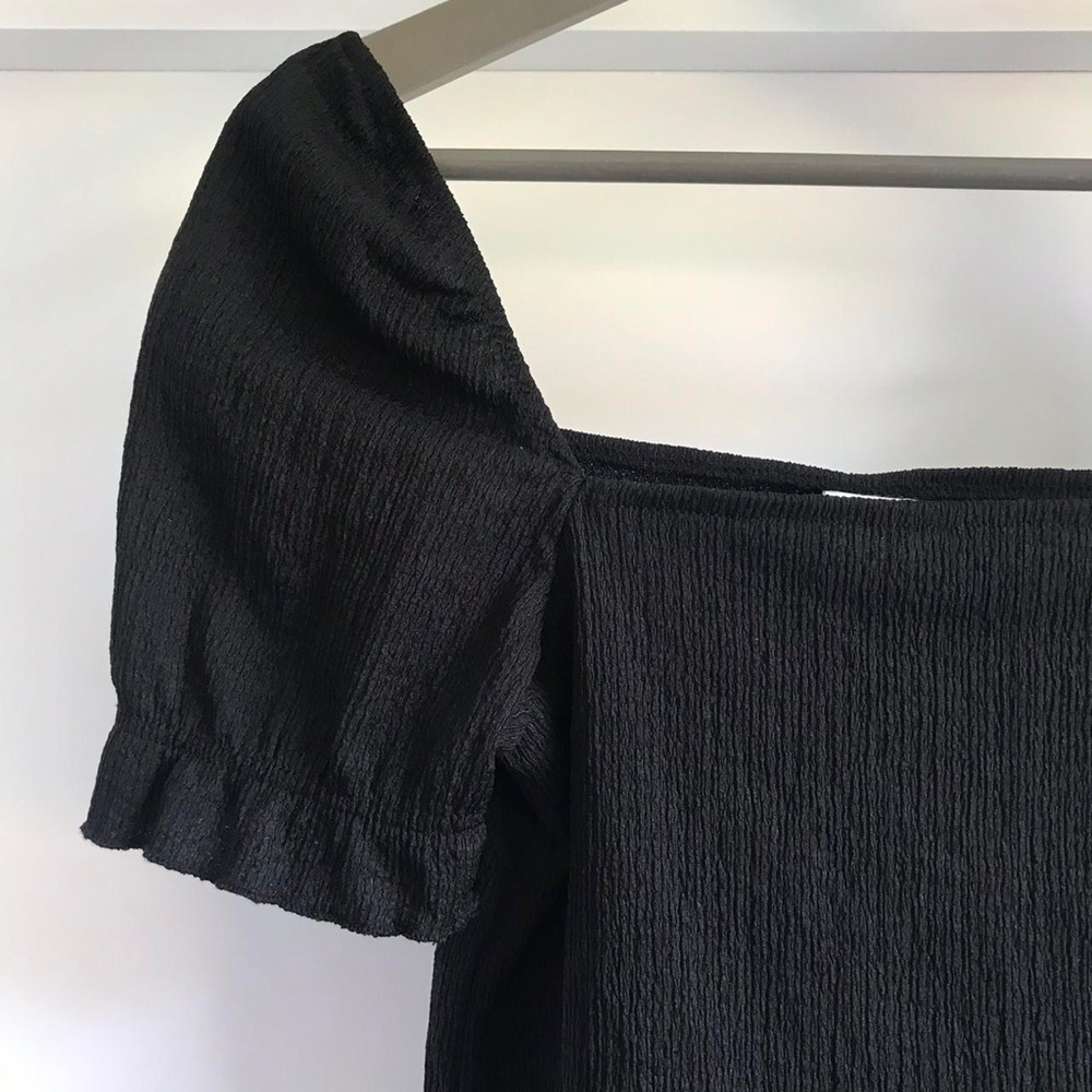 H&M NWT black textured square neck short sleeve puff sleeve top - Picture 3 of 4